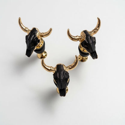 Black Longhorn Skull Wine Stopper with Gold Horns